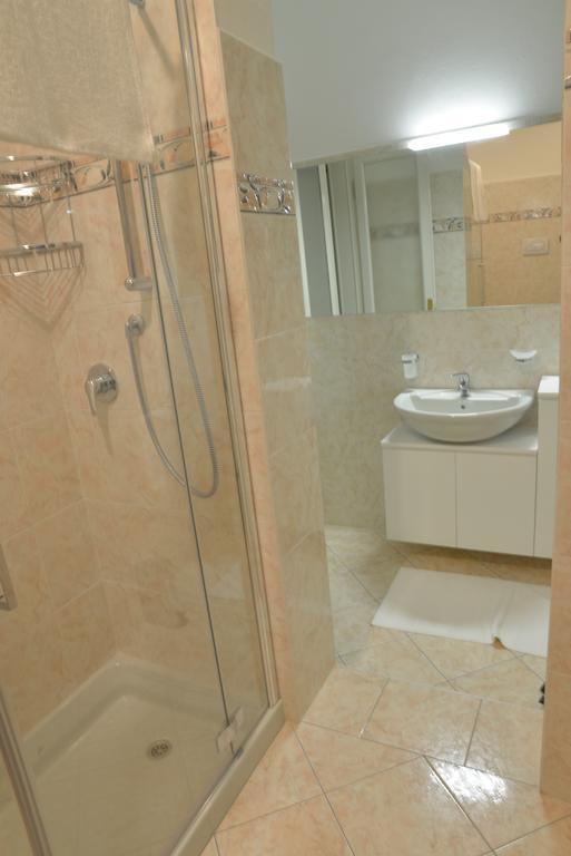 Apartament Residenza Cece' Lecco Pokój zdjęcie